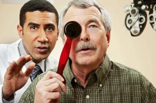 50歲佩戴老花鏡，記住這幾點(diǎn)選老花鏡不入坑