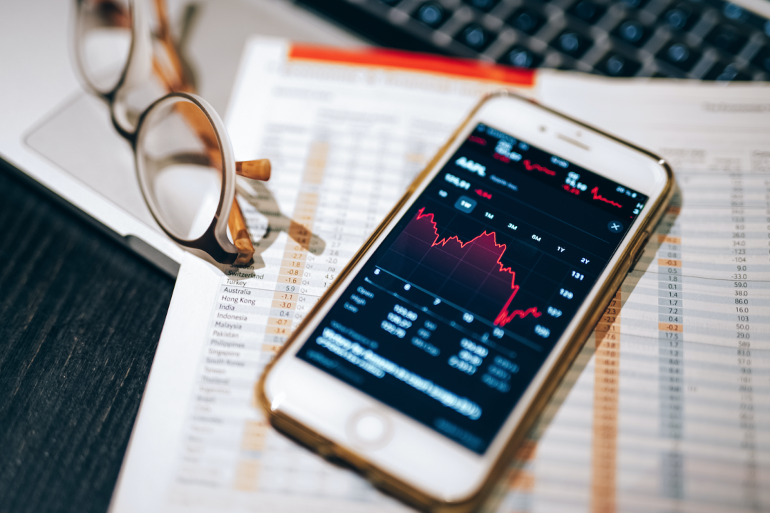 近視、遠(yuǎn)視、老花人群，眼中的視界原來是這樣的？