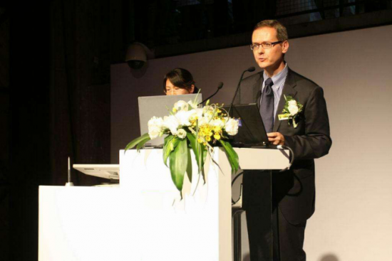 美麗島多焦鏡:十六年的堅守，只為老花眼打磨一副多焦鏡