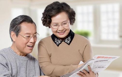 中老年人配老花鏡，記著這3點益于眼健康