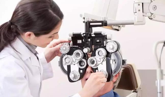 中老年人怎么配老花眼鏡才合適？